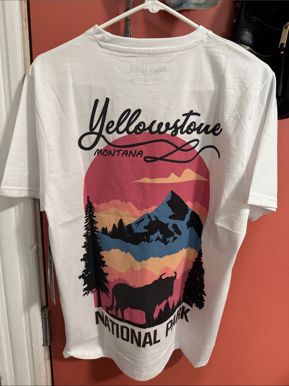 MUK LUKS Yellowstone National Park White Graphic Tee size Medium NWT